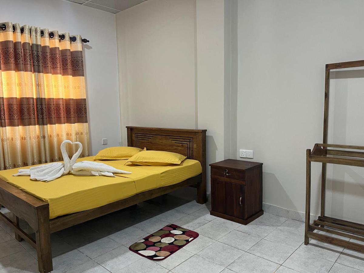 The Lake Round Guest House كاندي المظهر الخارجي الصورة